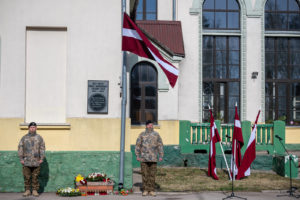 piemiņas vieta stacijā