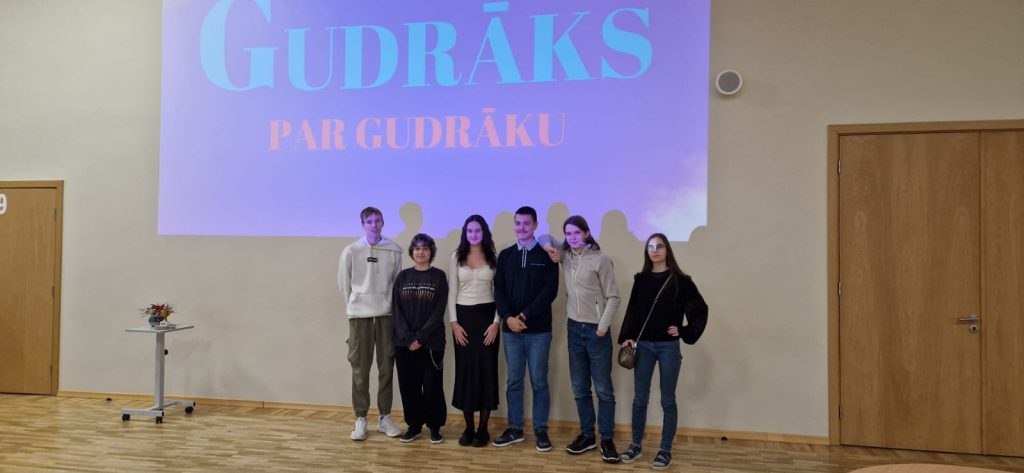 Gudrāks par gudrāku 11.klasē