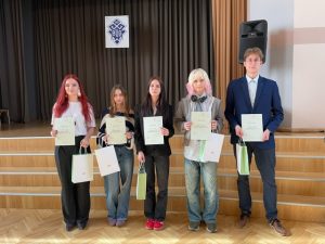 Nacionālā debašu turnīrā Elans Balgalbis saņem "Labākā runātāja"balvu!