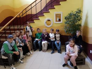 Sākumskolēni Lutriņos.
