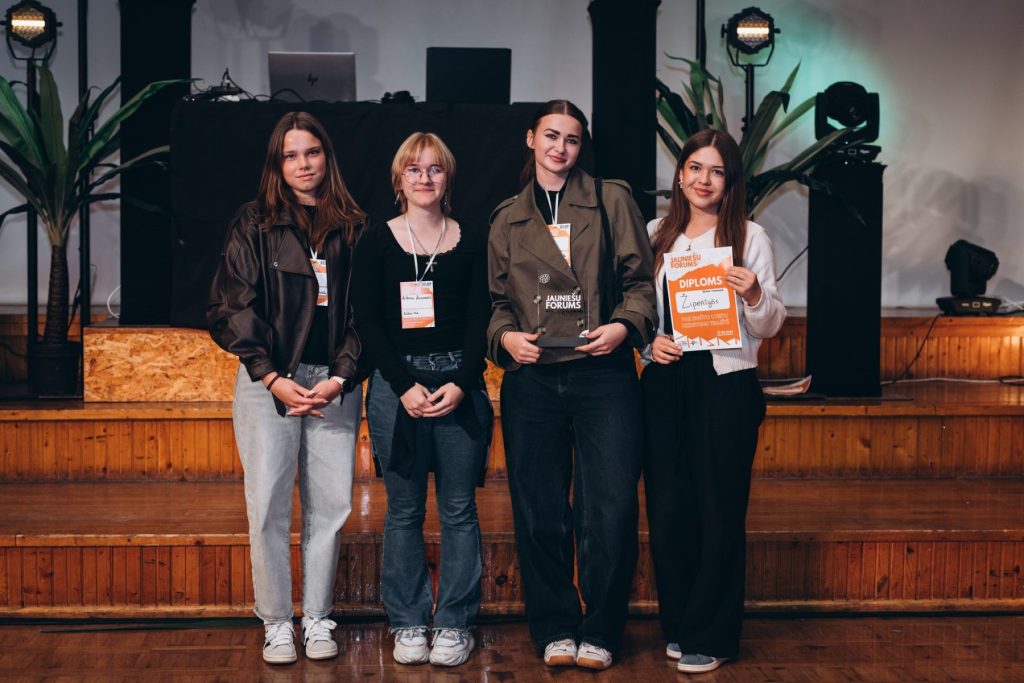 Jauniešu forums 2025