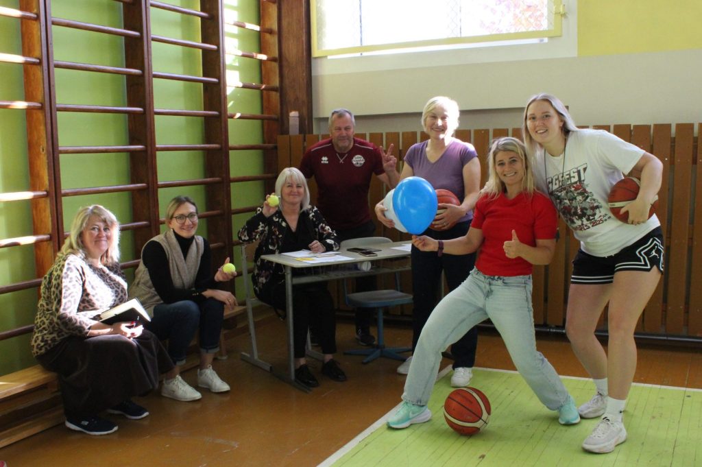 Skolotāji profesionālās pilnveides dienā "Skolotājs skolotājam"saldus vidusskolā.