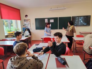 12.klase liek kopā matemātiku un literatūru.