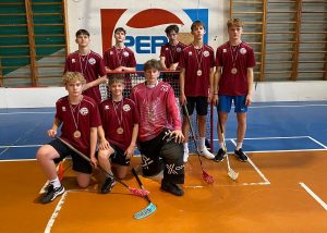 8.-9.klašu komanda florbolā