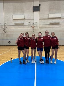 Meiteņu basketbola komanda