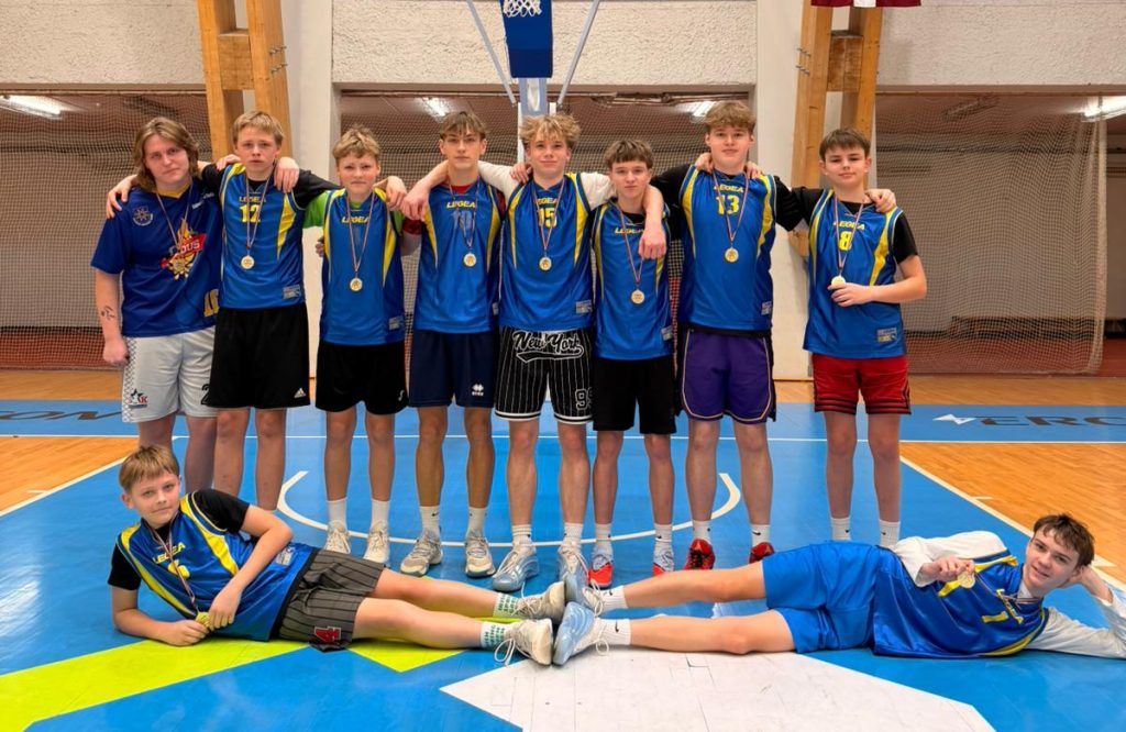 Zēnu basketbola komanda.