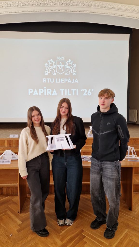"Papīra tilti" konkursa dalībnieki