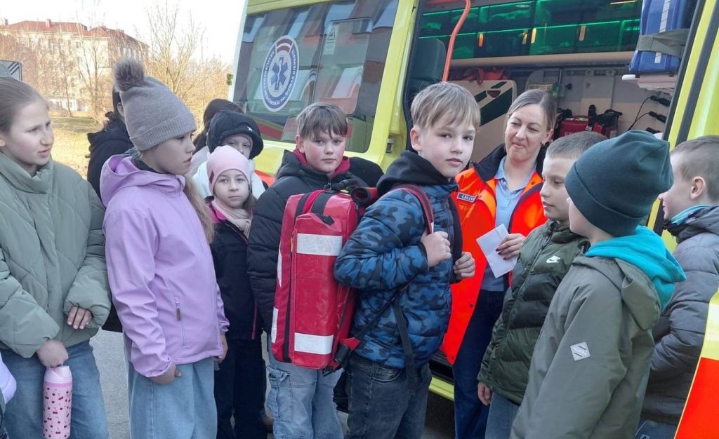 Bērni viesojas NMPD