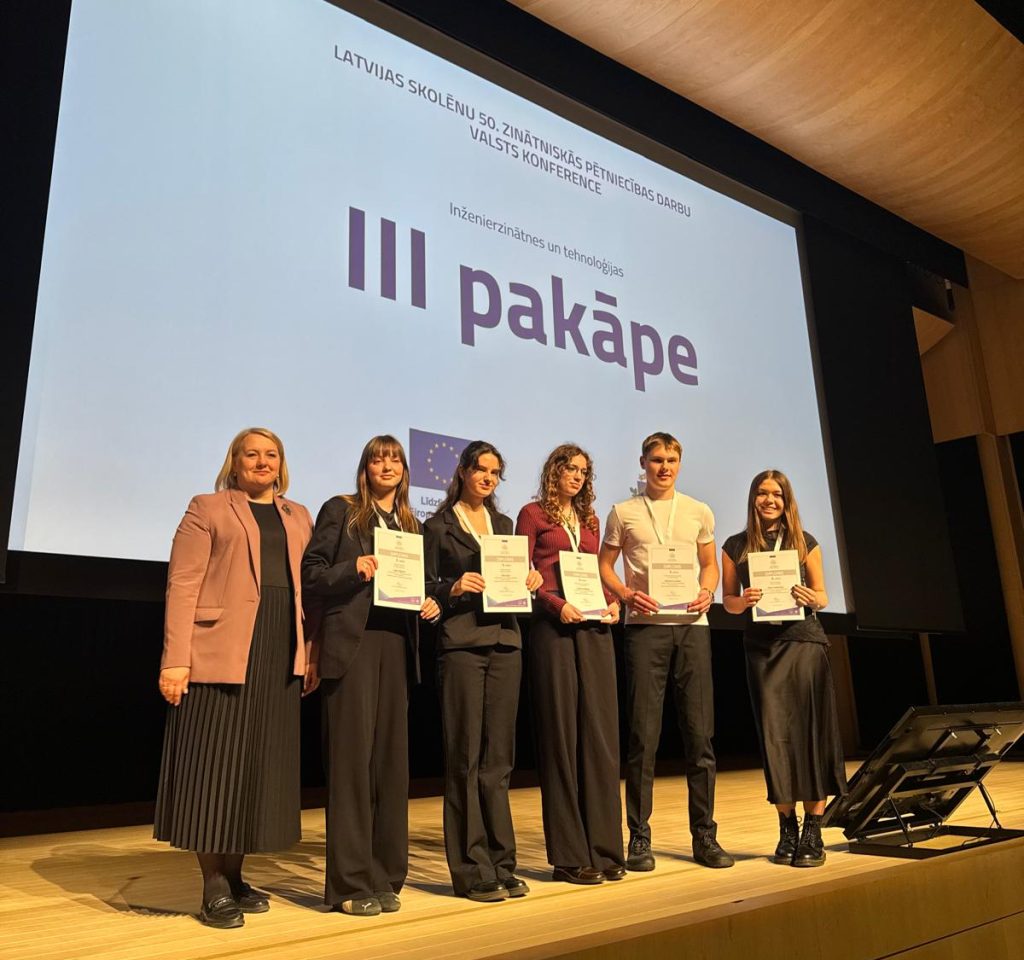 Apbalvošana skolēnu ZPD konferencē