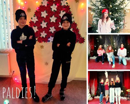 kora zēni ar dāvanām