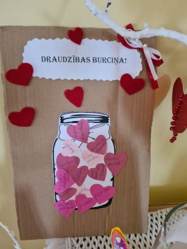 draudzības burciņa