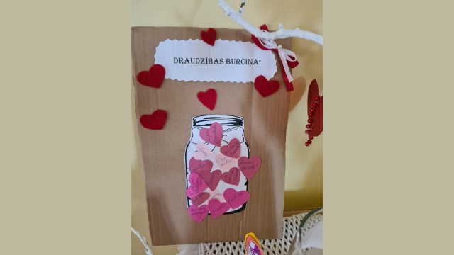 draudzības burciņa
