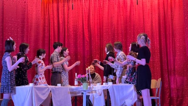 teātra izrādes fragnments