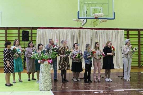 skolotaji saka velejumu