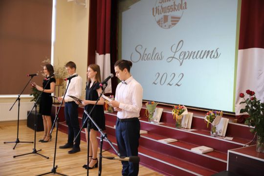 PASĀKUMA VADĪTĀJI- Emīlija, Patrīcija, Edvards un Kristers