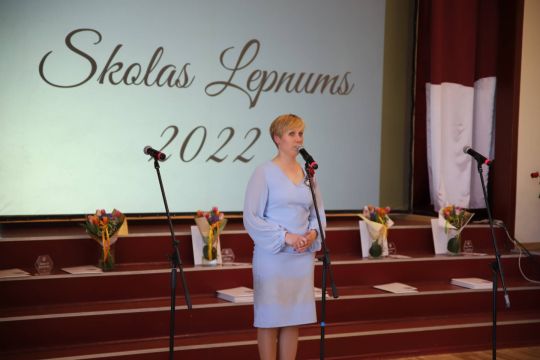 Skolas direktore- Inga Mankus