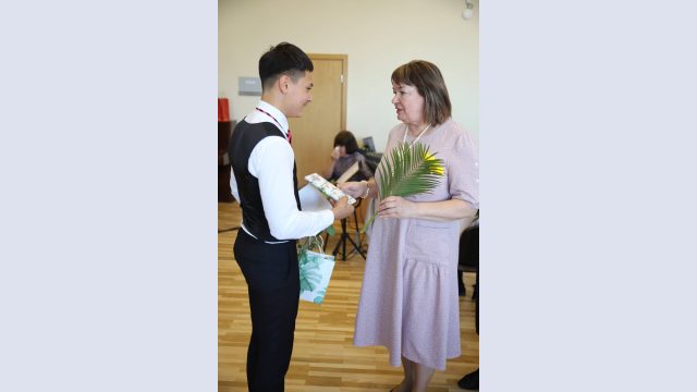 nominatu sveic skolotāja