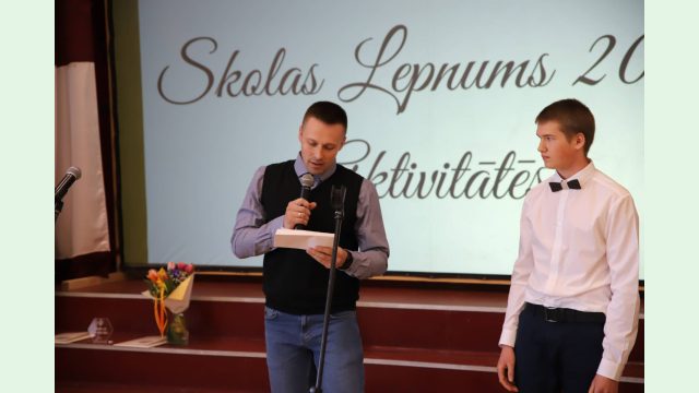 runā P.Ņikitins