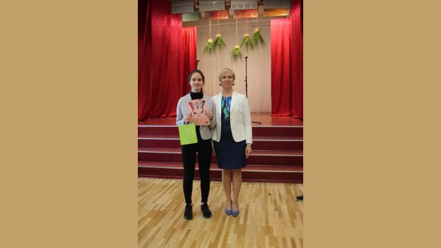 Gada skolniece 6.-8.klašu grupā Elza Joja