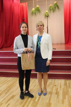 8.b klases skolniece