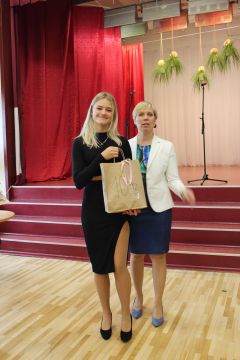 10.b klases skolniece Denīze Dēnava