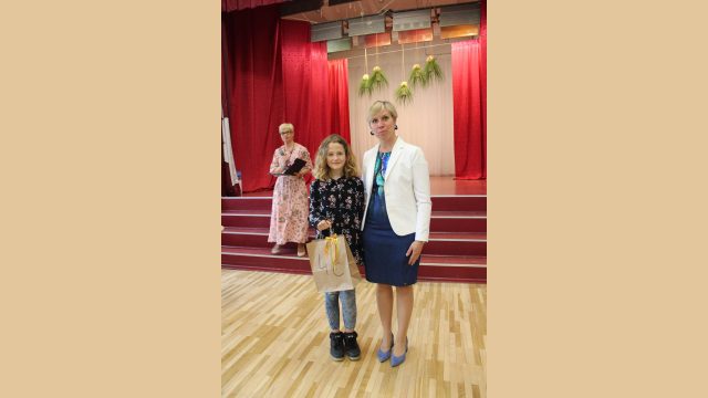4.c klases skolniece