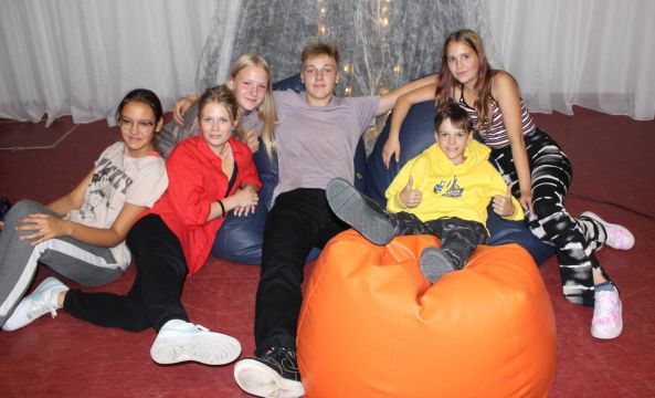 jauniegūto draugu foto