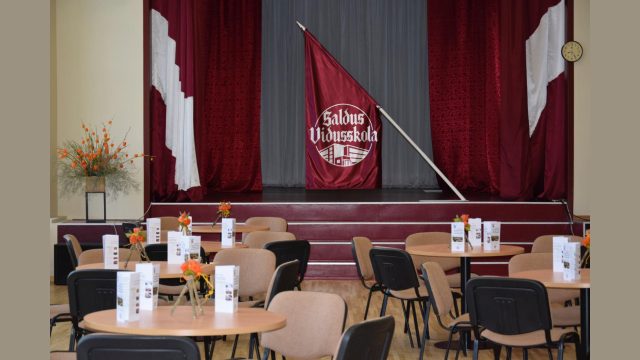 skola saposta gaidot viesus