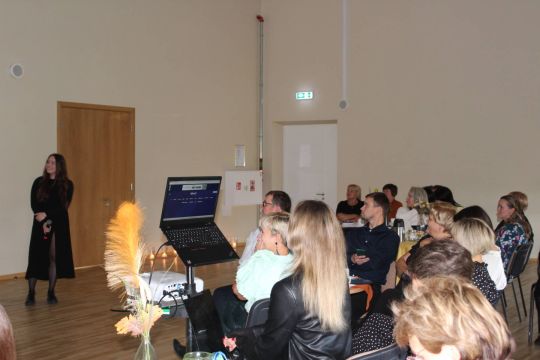 Skolotāji piedalās viktorīnā