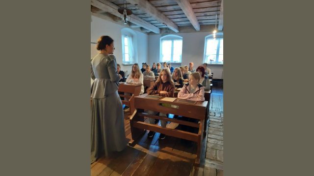 Senās skolas nodarbība