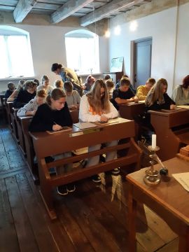 nodarbība senajā skolā