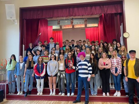 10.klašu kopbilde no "90.gadiem"