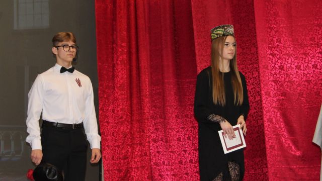 Runā Uģis Vizulis un Patrīcija Besere