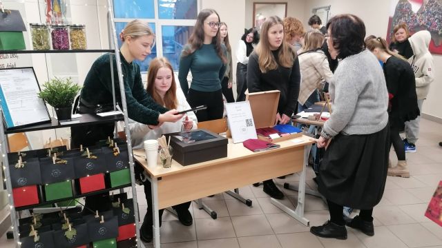 Ziemassvētku tirdziņš