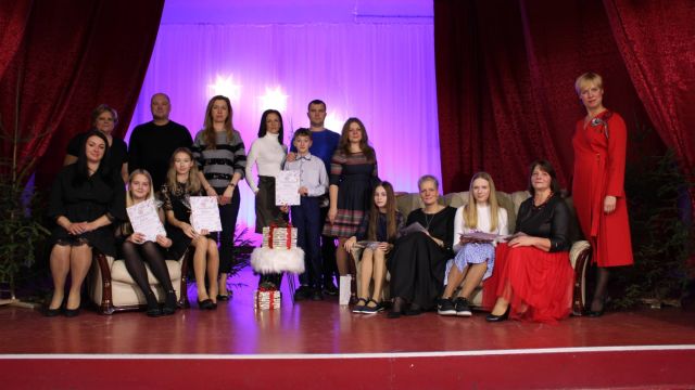 Sesto līdz septīto klašu teicamnieki ar vecākiem