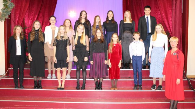 Saldus vidusskolas teicamnieki