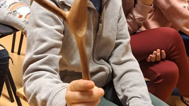 bērni namdara nodarbība