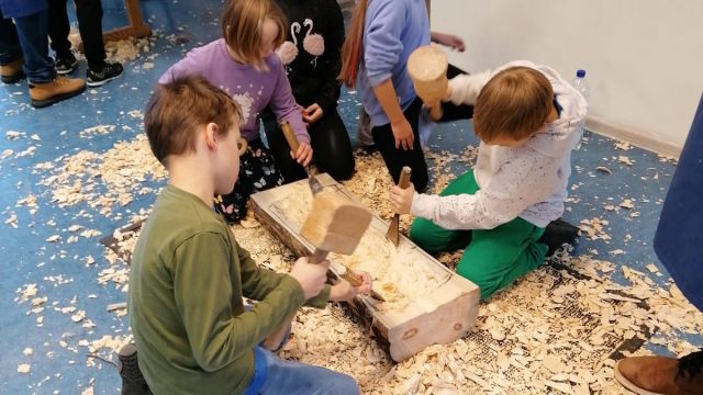 bērni namdara nodarbība