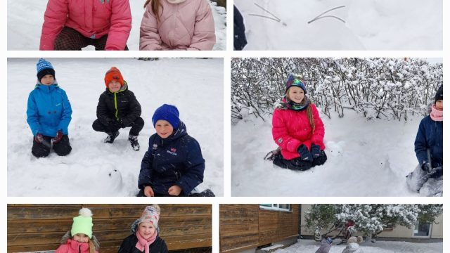 Bērni veido sniega skulptūras