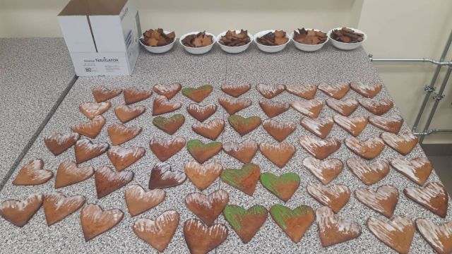 nodekorētās piparkūkas