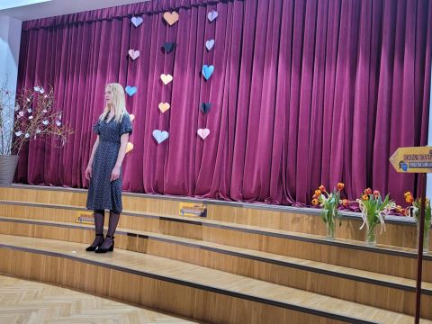 Uzstājas Emīlija Neifalte