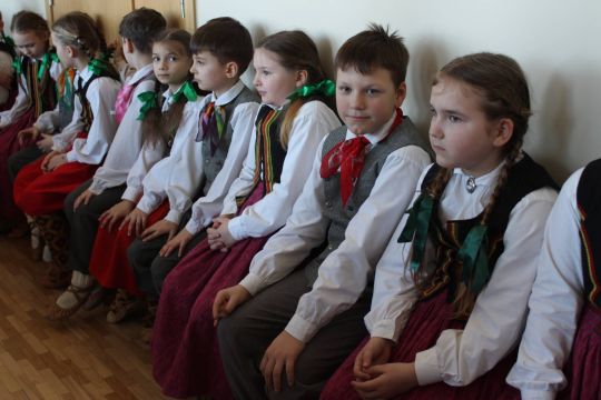 deju kolektīva dalībnieki