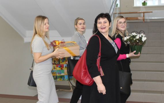 Izglītības pārvaldes darbinieces