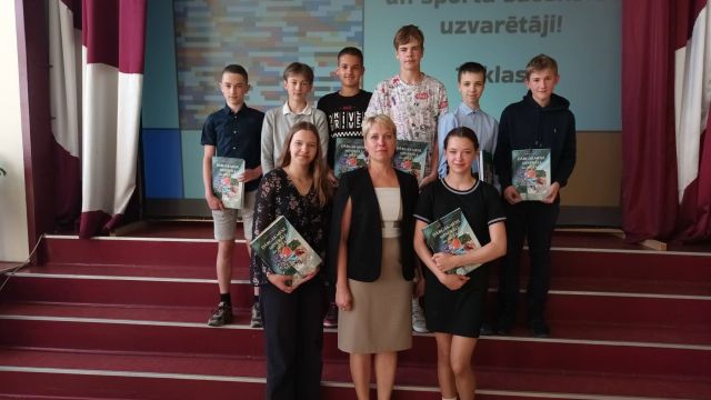 Foto no pasākuma olimpiāzu, konkursu un sporta sacensību uzvarētājiem.