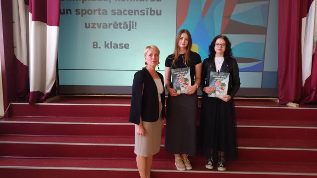 Foto no pasākuma olimpiāzu, konkursu un sporta sacensību uzvarētājiem.