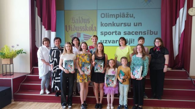 Foto no pasākuma olimpiāzu, konkursu un sporta sacensību uzvarētājiem.