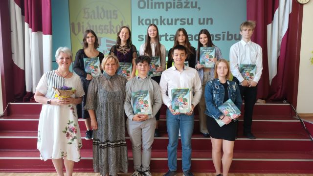 Foto no pasākuma olimpiāzu, konkursu un sporta sacensību uzvarētājiem.