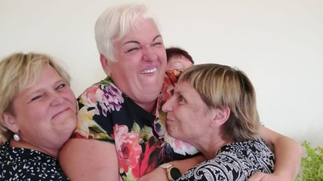 skolotāji improvizē