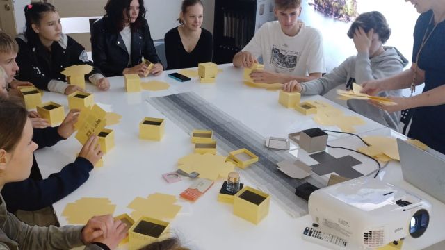 Skolēni viesojas uzņēmumos