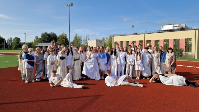 10.klašu skolēni pasākumā "Kļūsti mūsējais"